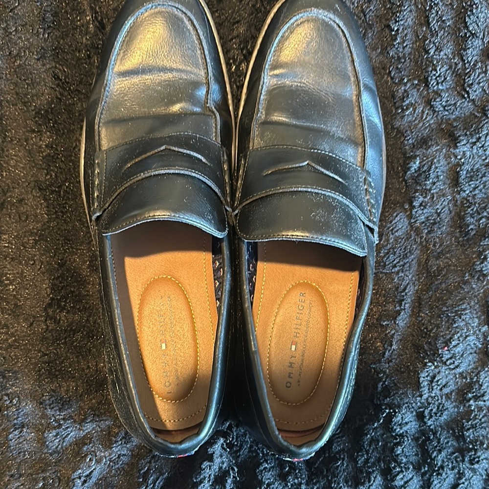 Tommy Hilfiger Black Leather Slip-On Loafers